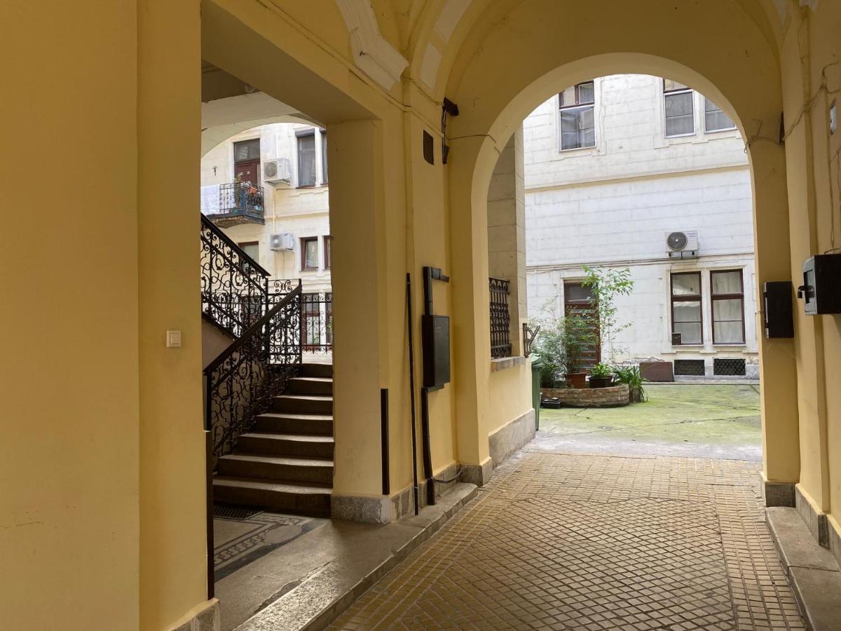 Urban Haven - 3 Beds, 3 Baths, Free Parking, Near Central Market Budapest Exterior foto