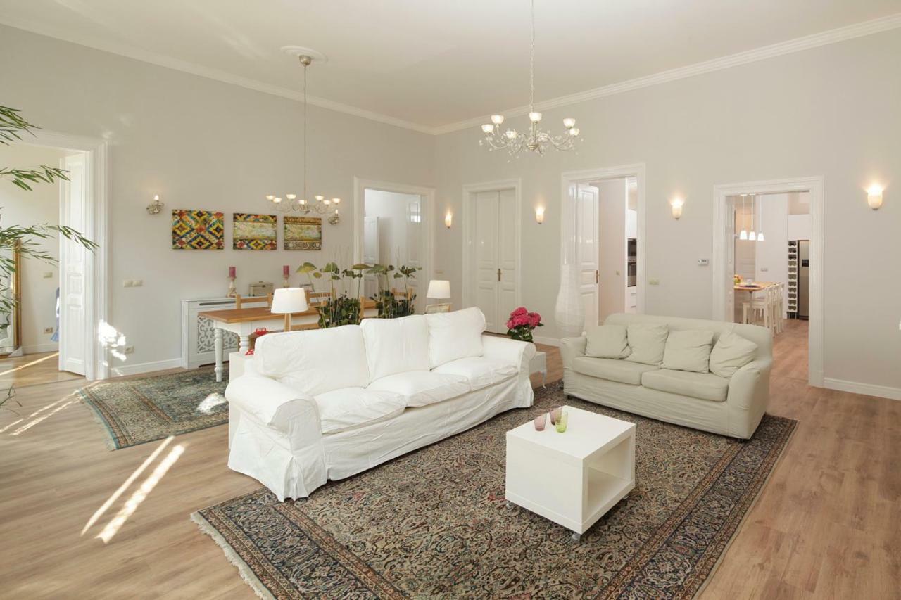 Urban Haven - 3 Beds, 3 Baths, Free Parking, Near Central Market Budapest Exterior foto