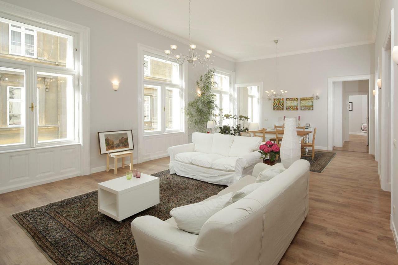 Urban Haven - 3 Beds, 3 Baths, Free Parking, Near Central Market Budapest Exterior foto