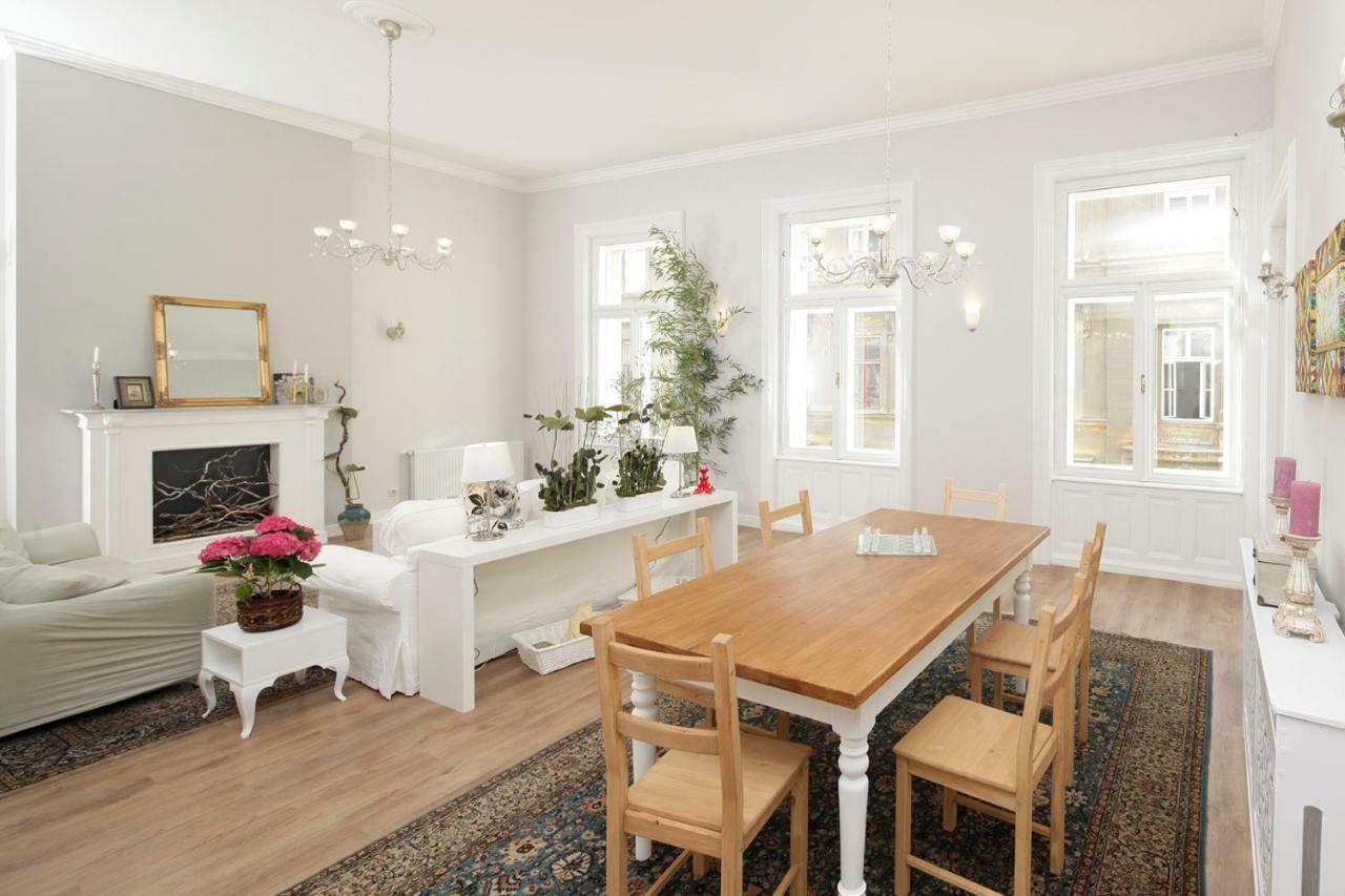 Urban Haven - 3 Beds, 3 Baths, Free Parking, Near Central Market Budapest Exterior foto
